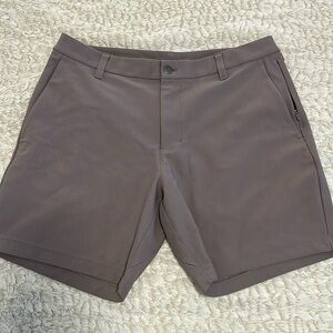 Size 34 Commission Classic-Fit Short 9"
WovenAir